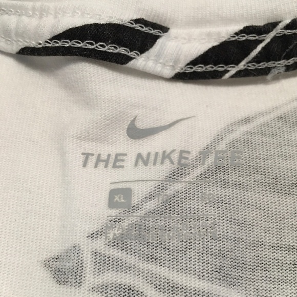 Nike Tshirt - Picture 4 of 6